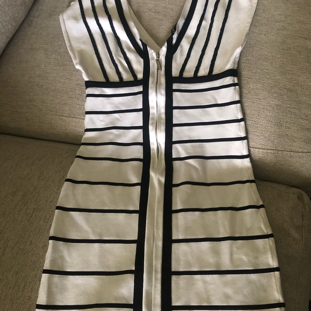 Dress - Picture 7 of 7